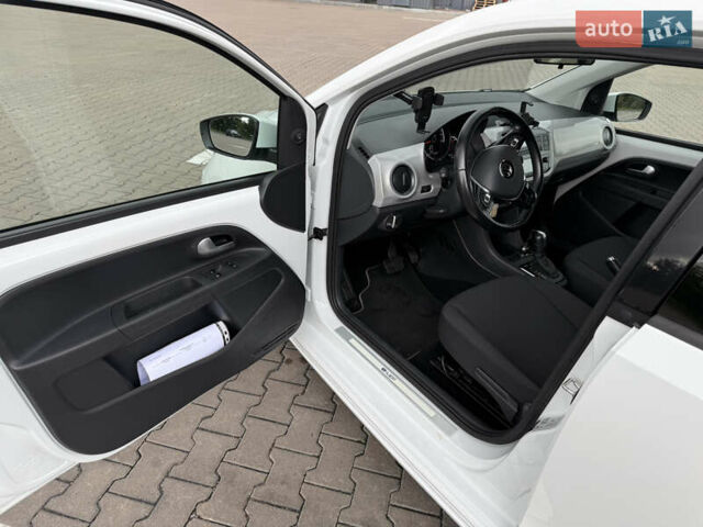 Белый Фольксваген e-up, объемом двигателя 0 л и пробегом 95 тыс. км за 12500 $, фото 20 на Automoto.ua