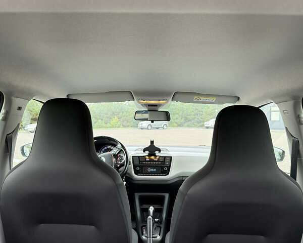 Белый Фольксваген e-up, объемом двигателя 0 л и пробегом 95 тыс. км за 12500 $, фото 27 на Automoto.ua