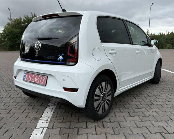 Белый Фольксваген e-up, объемом двигателя 0 л и пробегом 95 тыс. км за 12500 $, фото 8 на Automoto.ua