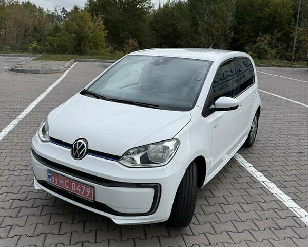 Белый Фольксваген e-up, объемом двигателя 0 л и пробегом 95 тыс. км за 12500 $, фото 1 на Automoto.ua
