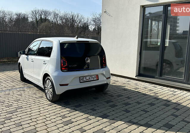 Белый Фольксваген e-up, объемом двигателя 0 л и пробегом 61 тыс. км за 12900 $, фото 17 на Automoto.ua