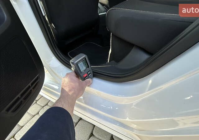 Белый Фольксваген e-up, объемом двигателя 0 л и пробегом 61 тыс. км за 12900 $, фото 43 на Automoto.ua