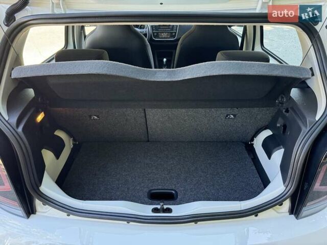 Белый Фольксваген e-up, объемом двигателя 0 л и пробегом 17 тыс. км за 14900 $, фото 21 на Automoto.ua