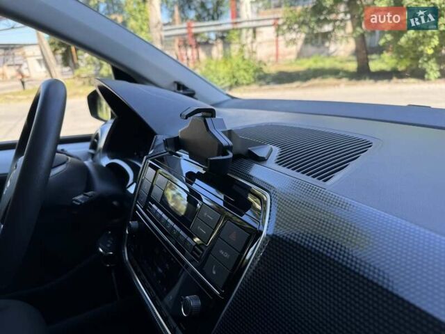 Белый Фольксваген e-up, объемом двигателя 0 л и пробегом 17 тыс. км за 14900 $, фото 22 на Automoto.ua