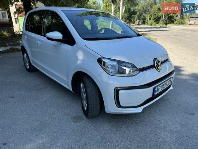Белый Фольксваген e-up, объемом двигателя 0 л и пробегом 17 тыс. км за 14900 $, фото 4 на Automoto.ua