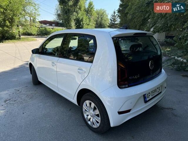 Белый Фольксваген e-up, объемом двигателя 0 л и пробегом 17 тыс. км за 14900 $, фото 2 на Automoto.ua