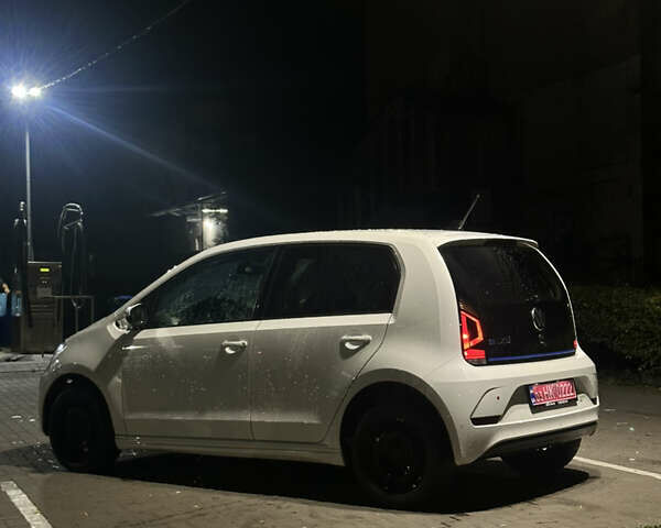 Белый Фольксваген e-up, объемом двигателя 0 л и пробегом 67 тыс. км за 11500 $, фото 3 на Automoto.ua