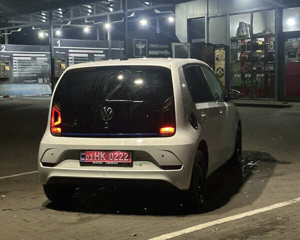 Белый Фольксваген e-up, объемом двигателя 0 л и пробегом 67 тыс. км за 11500 $, фото 5 на Automoto.ua