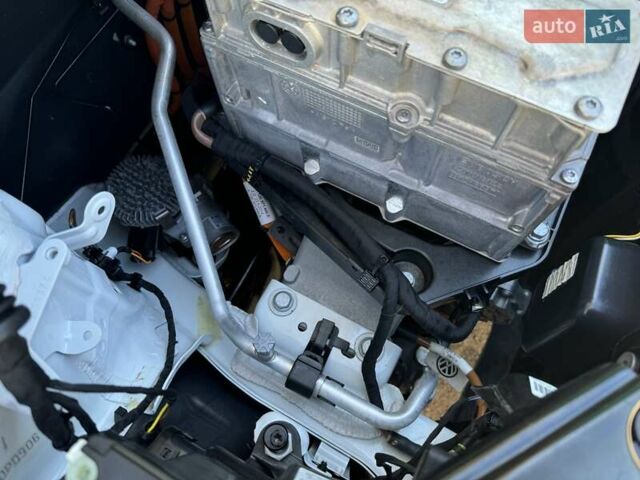 Белый Фольксваген e-up, объемом двигателя 0 л и пробегом 17 тыс. км за 14900 $, фото 12 на Automoto.ua