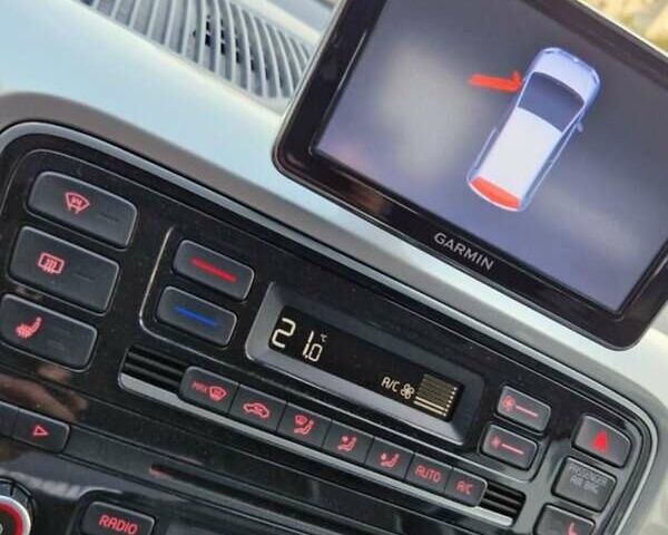 Черный Фольксваген e-up, объемом двигателя 0 л и пробегом 140 тыс. км за 6500 $, фото 4 на Automoto.ua