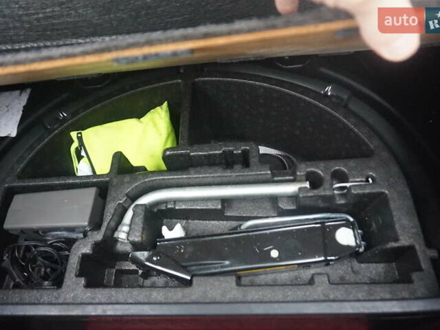 Черный Фольксваген e-up, объемом двигателя 0 л и пробегом 151 тыс. км за 5555 $, фото 49 на Automoto.ua