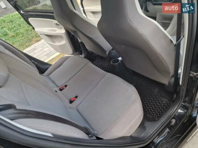 Черный Фольксваген e-up, объемом двигателя 0 л и пробегом 118 тыс. км за 6550 $, фото 45 на Automoto.ua