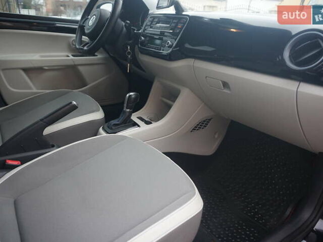 Черный Фольксваген e-up, объемом двигателя 0 л и пробегом 151 тыс. км за 5555 $, фото 37 на Automoto.ua