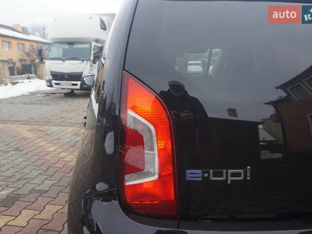 Черный Фольксваген e-up, объемом двигателя 0 л и пробегом 151 тыс. км за 5555 $, фото 21 на Automoto.ua