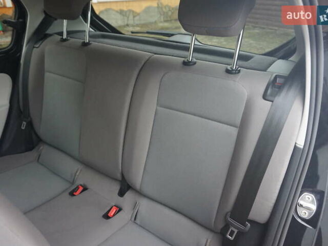 Черный Фольксваген e-up, объемом двигателя 0 л и пробегом 151 тыс. км за 5555 $, фото 45 на Automoto.ua