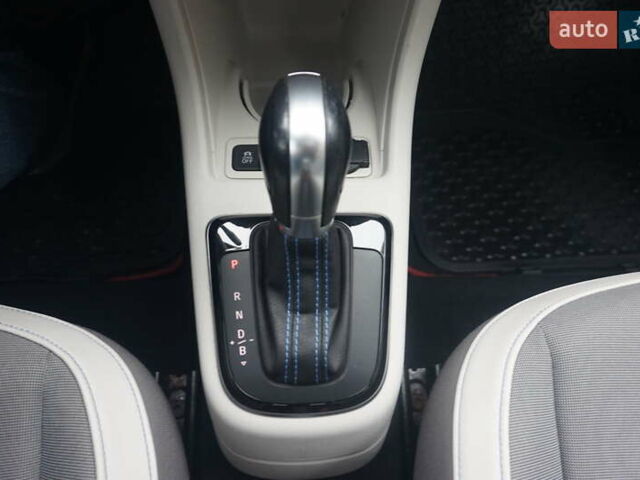 Черный Фольксваген e-up, объемом двигателя 0 л и пробегом 151 тыс. км за 5555 $, фото 35 на Automoto.ua