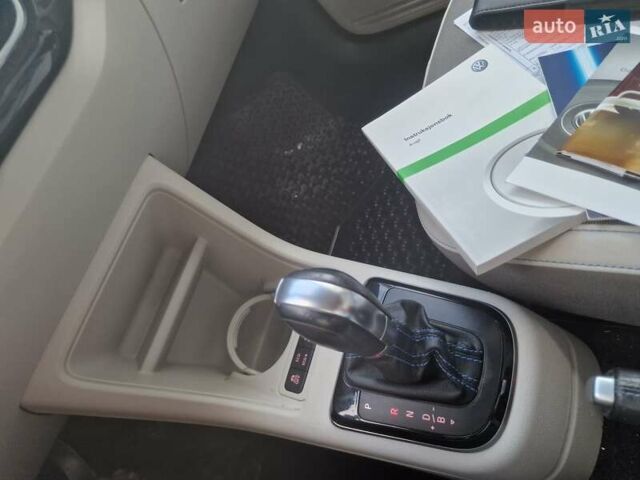 Черный Фольксваген e-up, объемом двигателя 0 л и пробегом 118 тыс. км за 6550 $, фото 59 на Automoto.ua