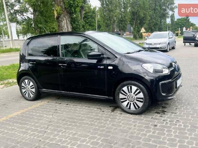 Черный Фольксваген e-up, объемом двигателя 0 л и пробегом 140 тыс. км за 6500 $, фото 1 на Automoto.ua