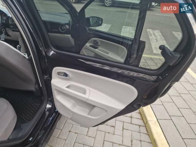 Черный Фольксваген e-up, объемом двигателя 0 л и пробегом 118 тыс. км за 6550 $, фото 44 на Automoto.ua