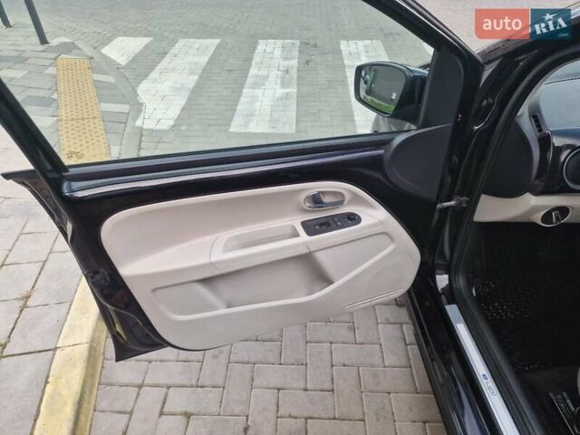 Черный Фольксваген e-up, объемом двигателя 0 л и пробегом 118 тыс. км за 6550 $, фото 38 на Automoto.ua