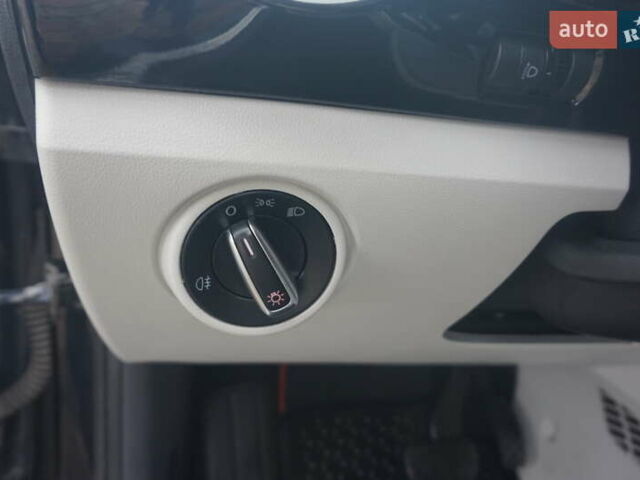 Черный Фольксваген e-up, объемом двигателя 0 л и пробегом 151 тыс. км за 5555 $, фото 26 на Automoto.ua