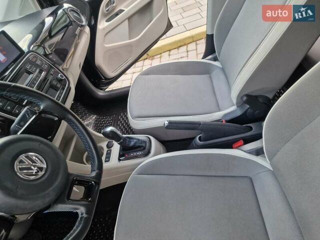 Черный Фольксваген e-up, объемом двигателя 0 л и пробегом 118 тыс. км за 6550 $, фото 39 на Automoto.ua