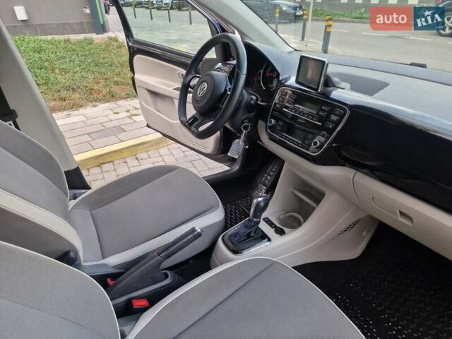 Черный Фольксваген e-up, объемом двигателя 0 л и пробегом 118 тыс. км за 6550 $, фото 49 на Automoto.ua