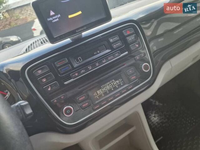 Черный Фольксваген e-up, объемом двигателя 0 л и пробегом 118 тыс. км за 6550 $, фото 58 на Automoto.ua