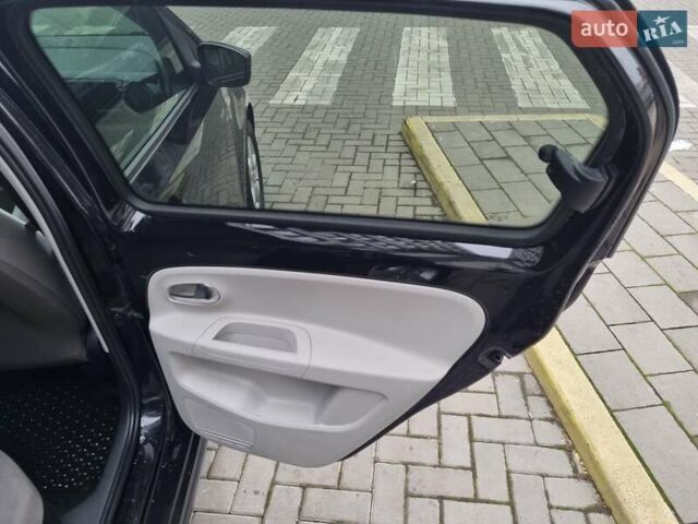 Черный Фольксваген e-up, объемом двигателя 0 л и пробегом 113 тыс. км за 5999 $, фото 28 на Automoto.ua