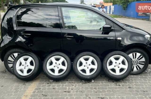 Черный Фольксваген e-up, объемом двигателя 0 л и пробегом 140 тыс. км за 6500 $, фото 17 на Automoto.ua