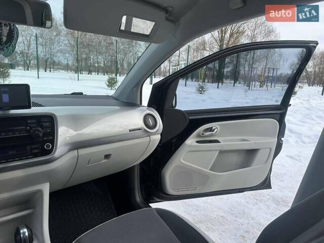 Чорний Фольксваген e-up, об'ємом двигуна 0 л та пробігом 140 тис. км за 6200 $, фото 6 на Automoto.ua