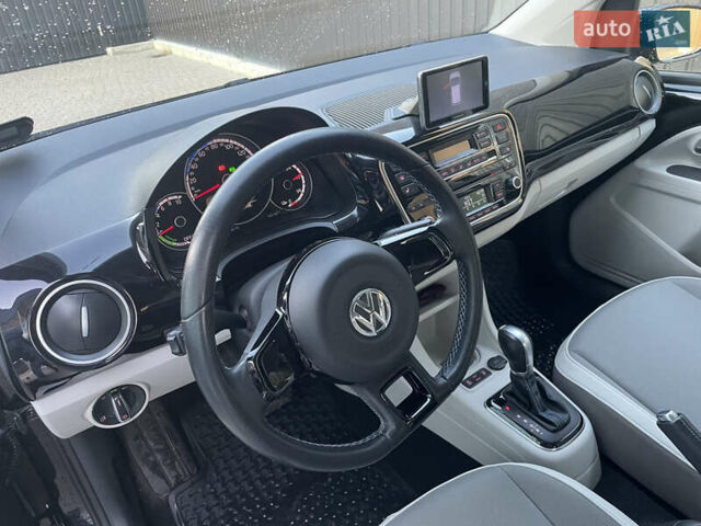 Черный Фольксваген e-up, объемом двигателя 0 л и пробегом 113 тыс. км за 6450 $, фото 5 на Automoto.ua