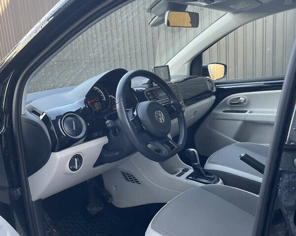 Черный Фольксваген e-up, объемом двигателя 0 л и пробегом 113 тыс. км за 6450 $, фото 8 на Automoto.ua