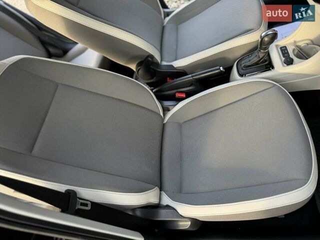 Чорний Фольксваген e-up, об'ємом двигуна 0 л та пробігом 85 тис. км за 6799 $, фото 51 на Automoto.ua