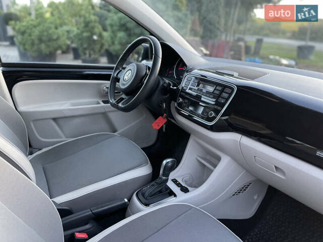 Черный Фольксваген e-up, объемом двигателя 0 л и пробегом 101 тыс. км за 5999 $, фото 11 на Automoto.ua