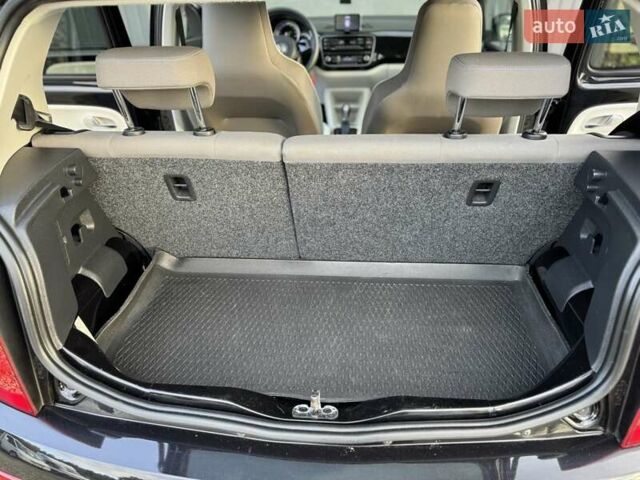 Чорний Фольксваген e-up, об'ємом двигуна 0 л та пробігом 85 тис. км за 6799 $, фото 26 на Automoto.ua