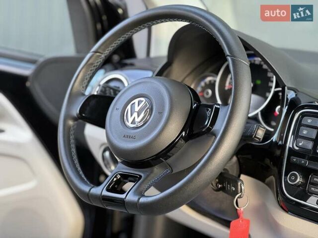 Чорний Фольксваген e-up, об'ємом двигуна 0 л та пробігом 85 тис. км за 6799 $, фото 37 на Automoto.ua