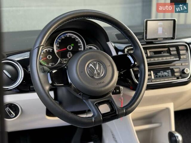 Чорний Фольксваген e-up, об'ємом двигуна 0 л та пробігом 85 тис. км за 6799 $, фото 38 на Automoto.ua