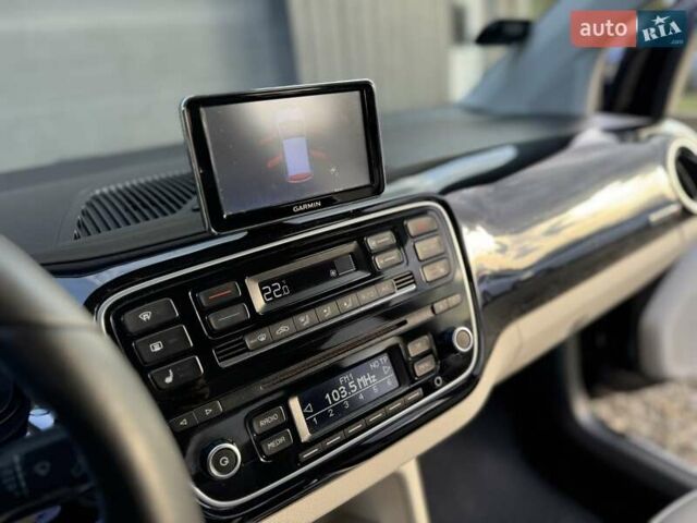 Чорний Фольксваген e-up, об'ємом двигуна 0 л та пробігом 85 тис. км за 6799 $, фото 46 на Automoto.ua