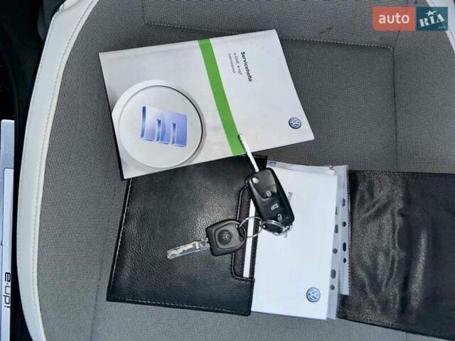 Черный Фольксваген e-up, объемом двигателя 0 л и пробегом 57 тыс. км за 6900 $, фото 8 на Automoto.ua