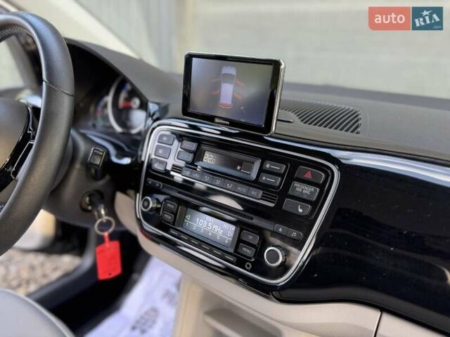 Чорний Фольксваген e-up, об'ємом двигуна 0 л та пробігом 85 тис. км за 6799 $, фото 52 на Automoto.ua