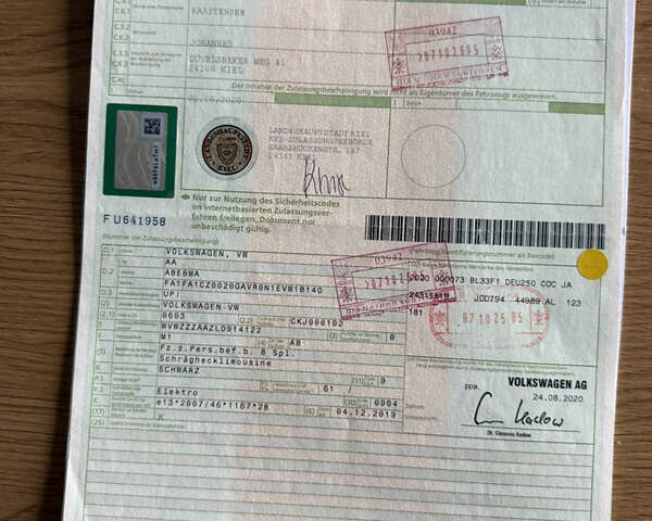 Черный Фольксваген e-up, объемом двигателя 0 л и пробегом 50 тыс. км за 9999 $, фото 3 на Automoto.ua