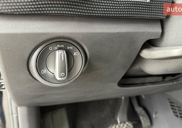 Черный Фольксваген e-up, объемом двигателя 0 л и пробегом 48 тыс. км за 10500 $, фото 19 на Automoto.ua