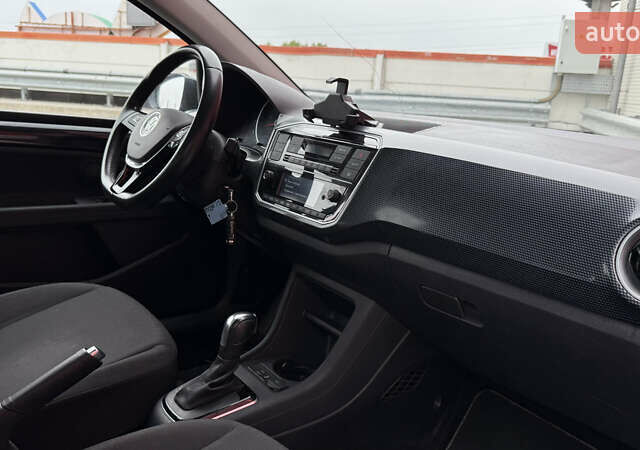 Черный Фольксваген e-up, объемом двигателя 0 л и пробегом 48 тыс. км за 10500 $, фото 47 на Automoto.ua