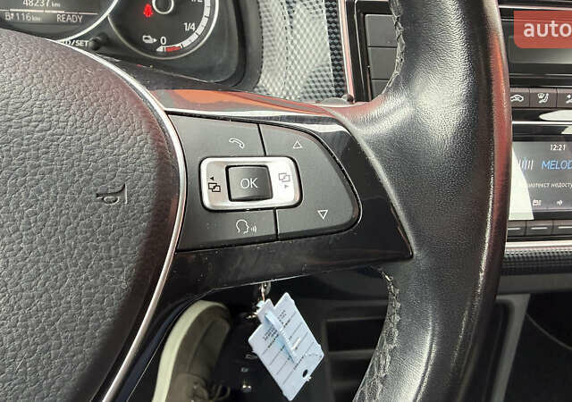 Черный Фольксваген e-up, объемом двигателя 0 л и пробегом 48 тыс. км за 10500 $, фото 21 на Automoto.ua