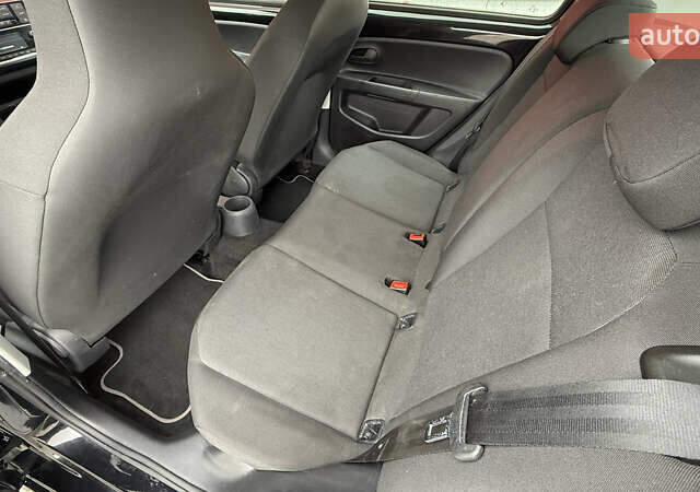 Черный Фольксваген e-up, объемом двигателя 0 л и пробегом 48 тыс. км за 10500 $, фото 35 на Automoto.ua