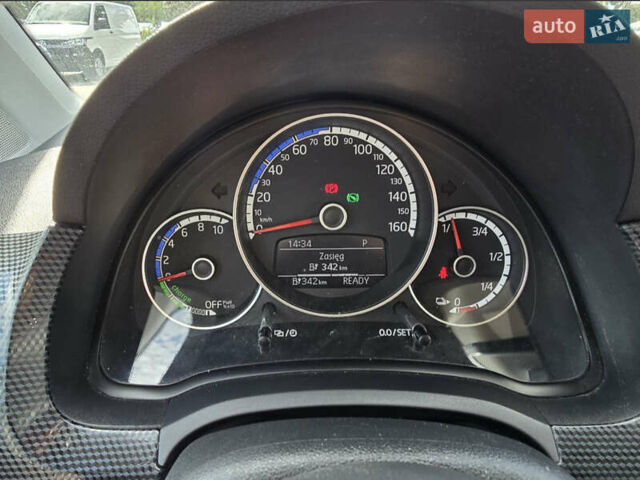 Черный Фольксваген e-up, объемом двигателя 0 л и пробегом 48 тыс. км за 10500 $, фото 22 на Automoto.ua