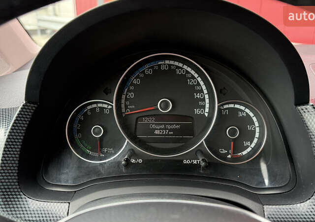 Черный Фольксваген e-up, объемом двигателя 0 л и пробегом 48 тыс. км за 10500 $, фото 23 на Automoto.ua