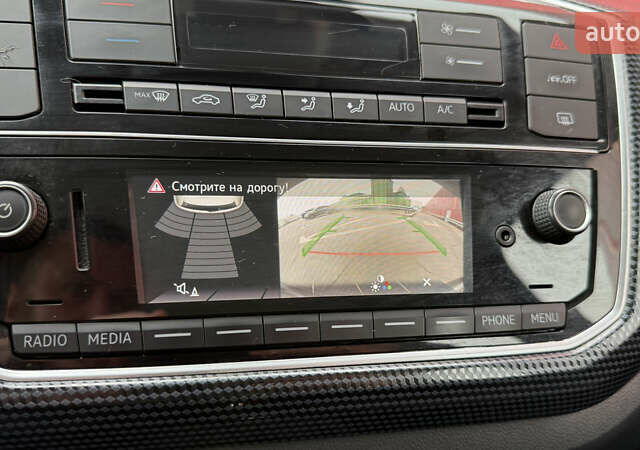 Черный Фольксваген e-up, объемом двигателя 0 л и пробегом 48 тыс. км за 10500 $, фото 25 на Automoto.ua