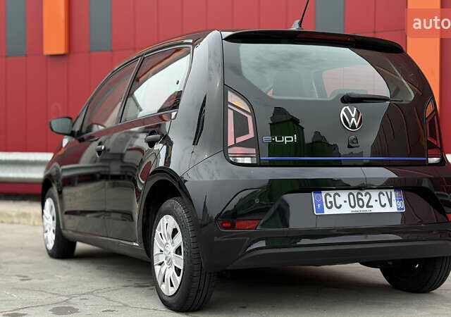 Черный Фольксваген e-up, объемом двигателя 0 л и пробегом 48 тыс. км за 10500 $, фото 14 на Automoto.ua